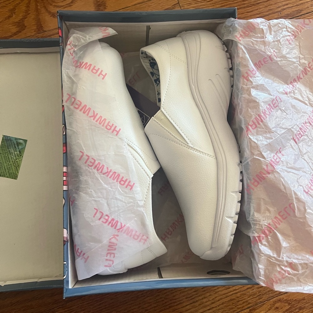 Hawkwell white nursing shoes